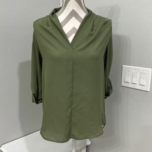Massimo v neck 3/4 length sleeve blouse olive green size small